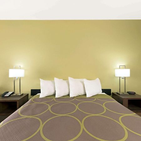 Super 8 By Wyndham Colorado City Exterior photo