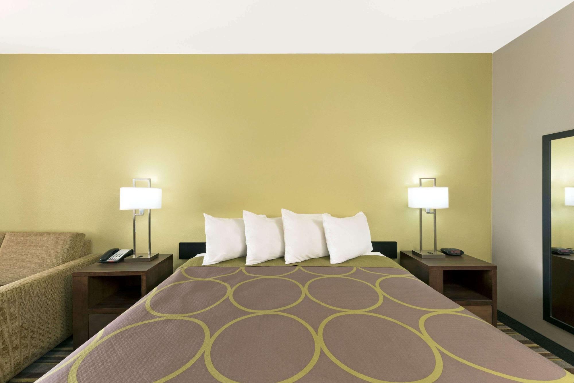 Super 8 By Wyndham Colorado City Exterior photo